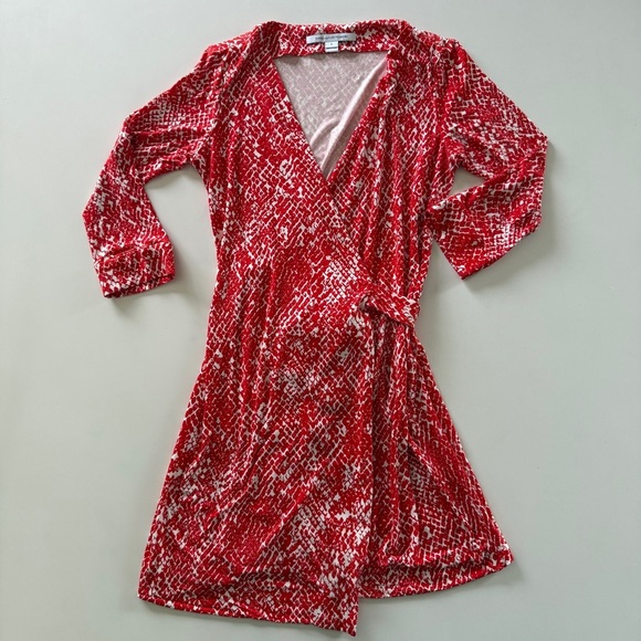 Diane Von Furstenberg-Wrap Dress-Serpent-Simple Tango Red-White-Classic-Size 8 - Picture 7 of 15